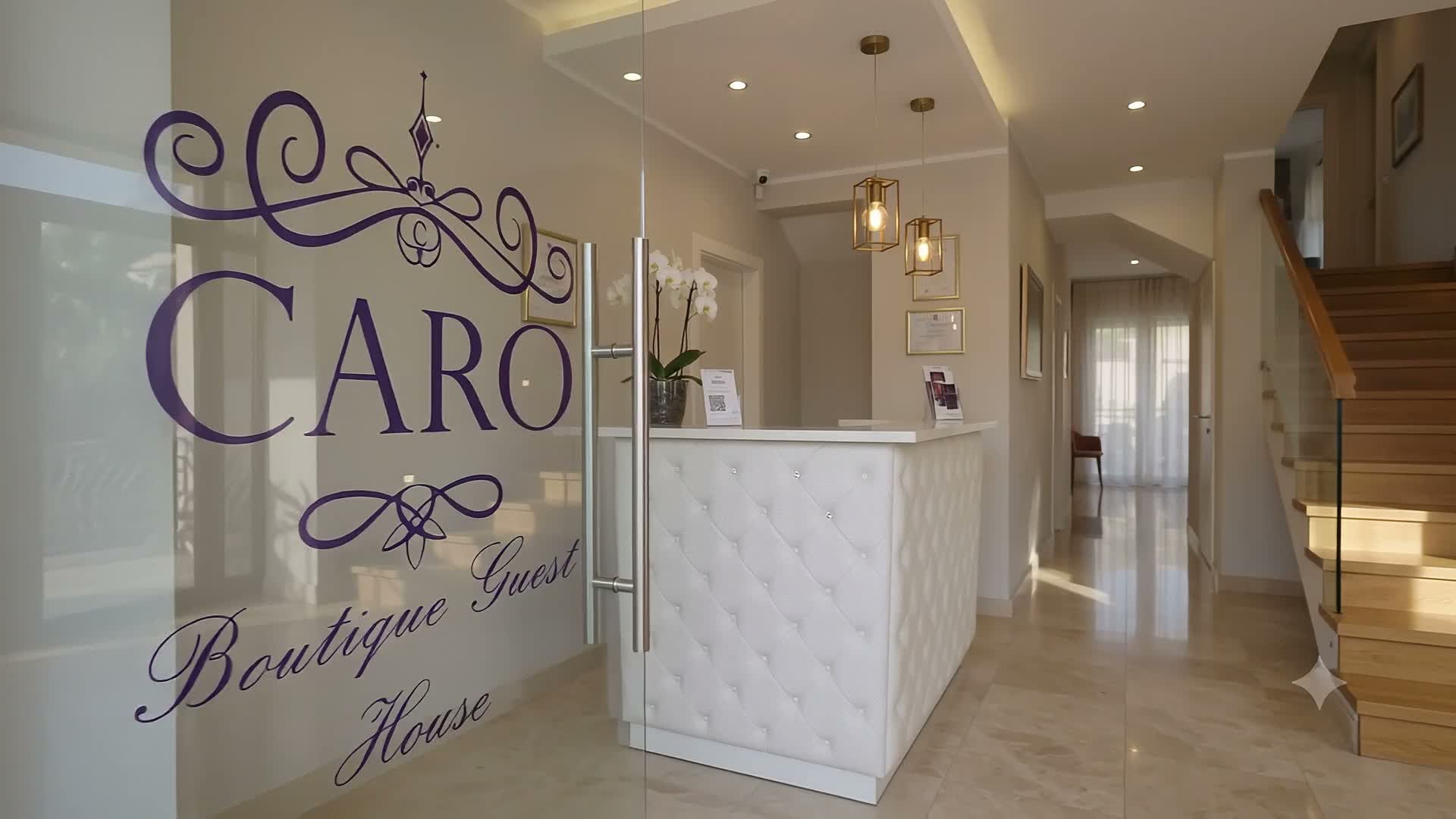 CARO reception detail